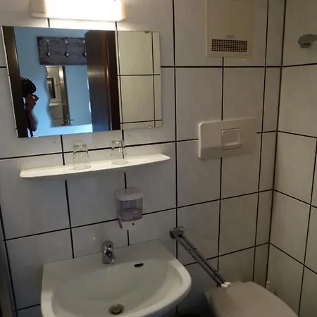 ゲストハウス Gaestehaus Posch クリムル